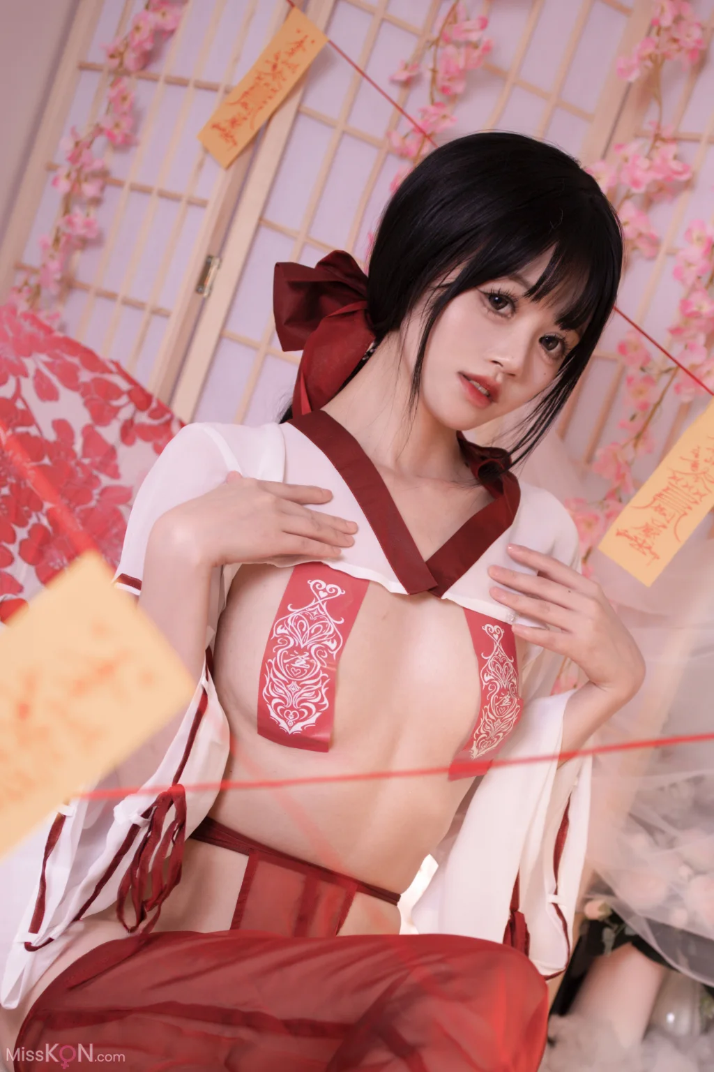 Coser@星黛鹿鹿: 祈福巫女 (56 photos)