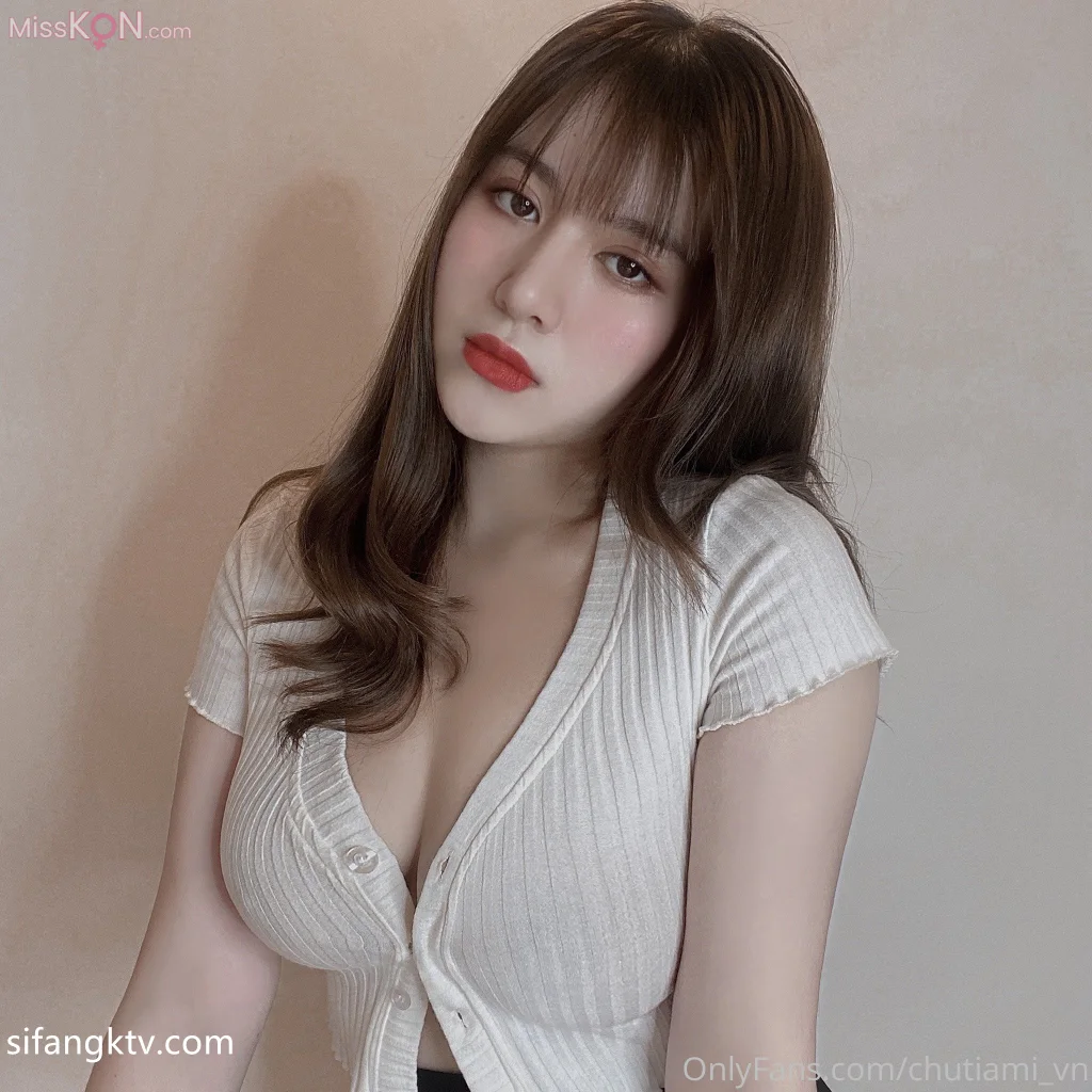 chutiami: Onlyfans 高颜值极品爆乳女神私拍 各种情趣内衣制服诱惑 (213 photos + 23 videos)