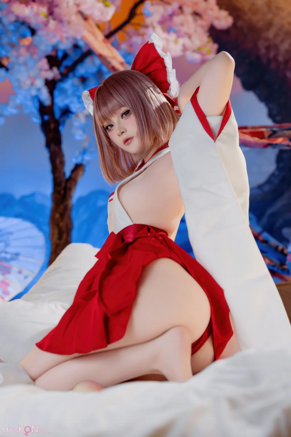 Coser@屿鱼: 兼职巫女 (66 photos)