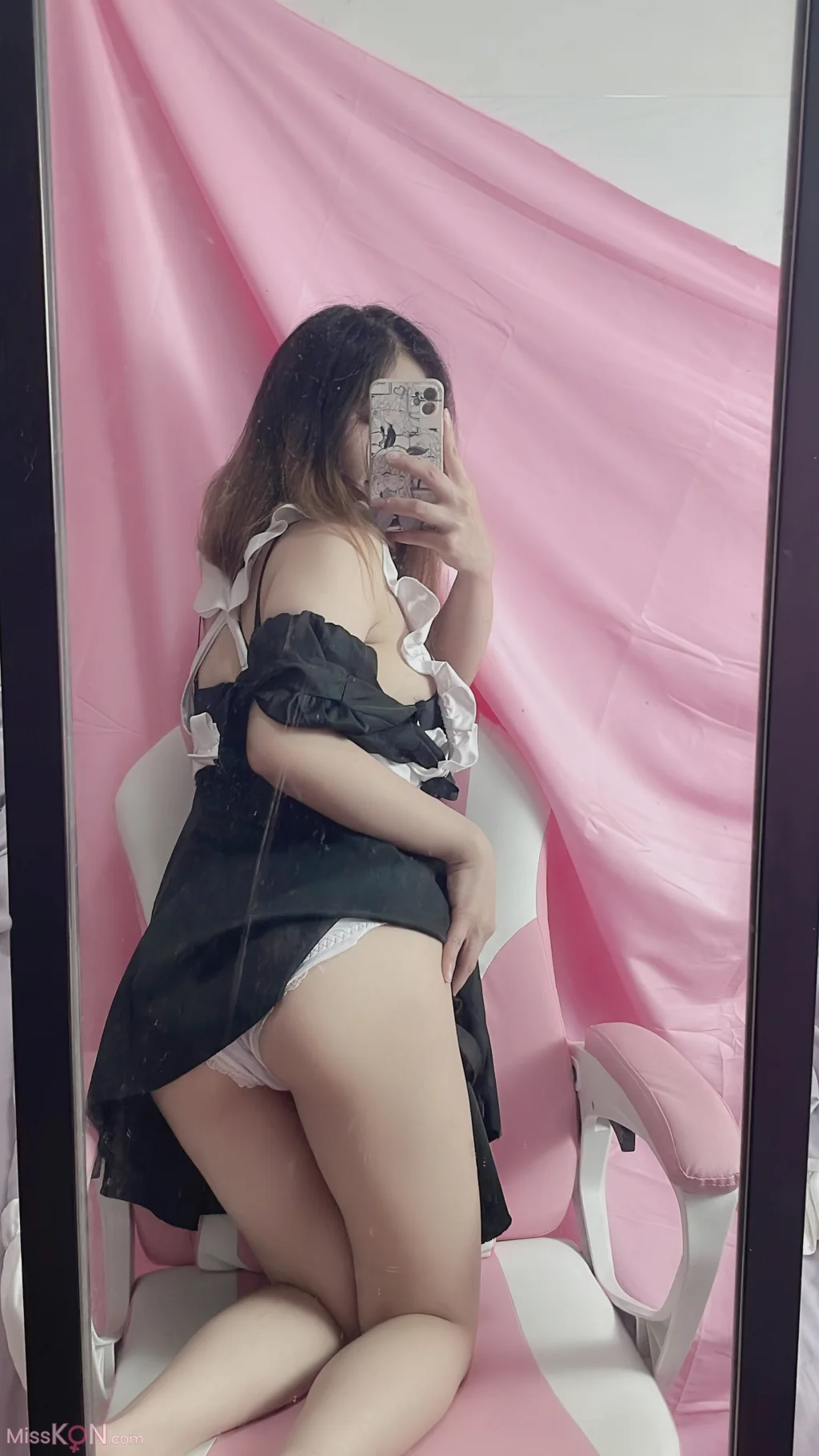 Coser@末夜787: 女仆自拍 (24 photos + 3 videos)