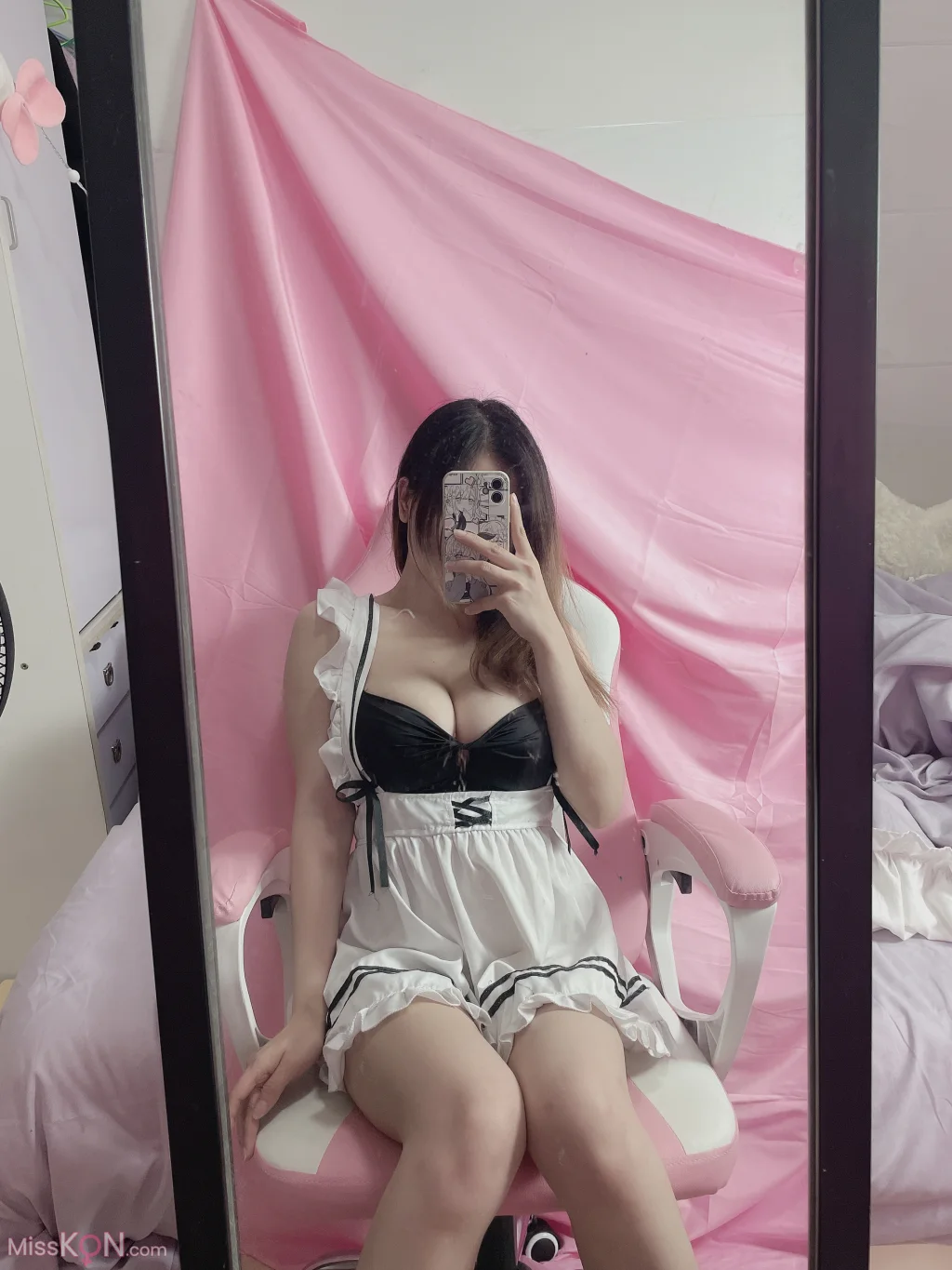 Coser@末夜787: 女仆自拍 (24 photos + 3 videos)