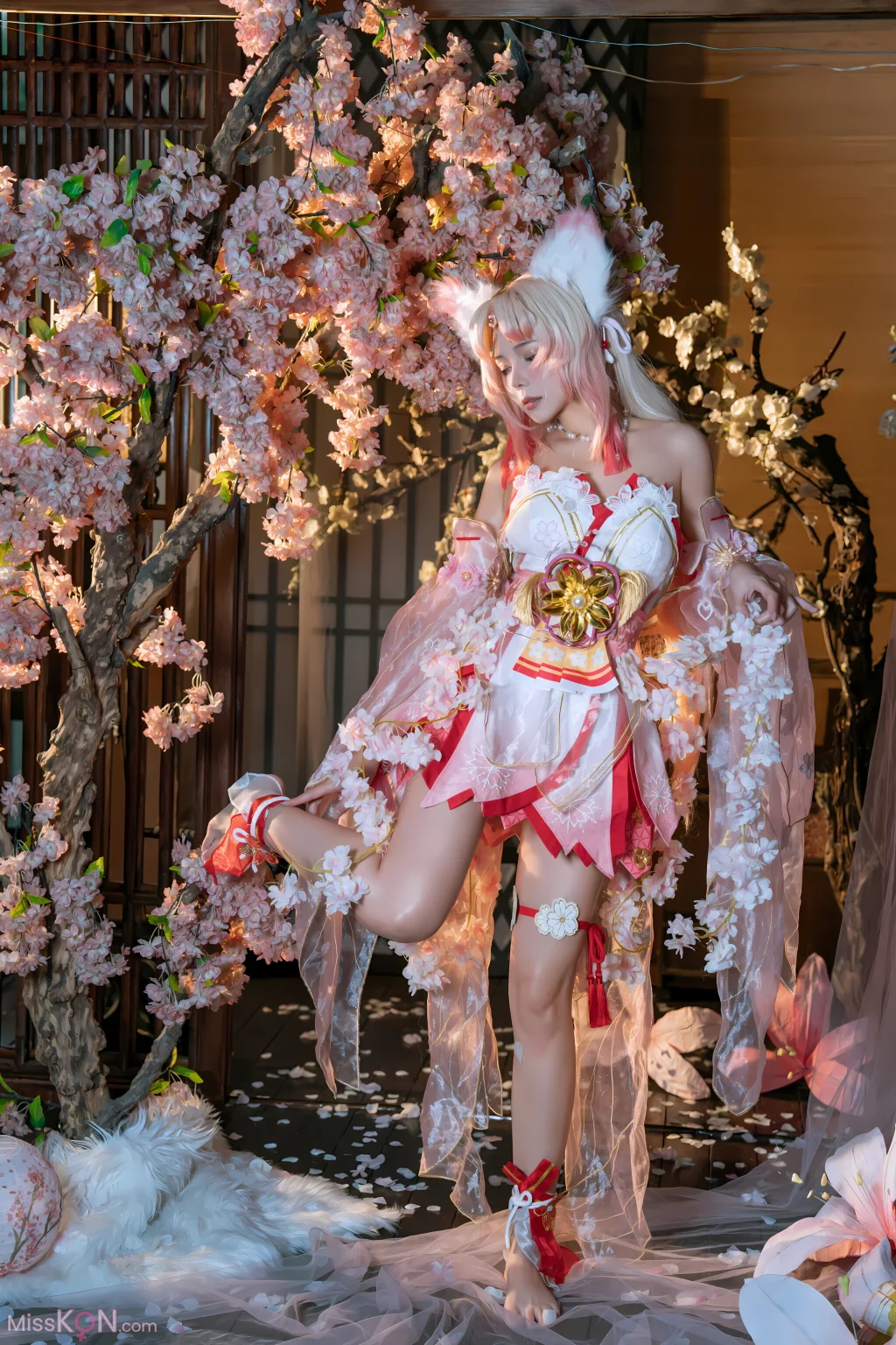 Coser@七月喵子 (qiyuemiaozi): 胡桃 (50 photos)