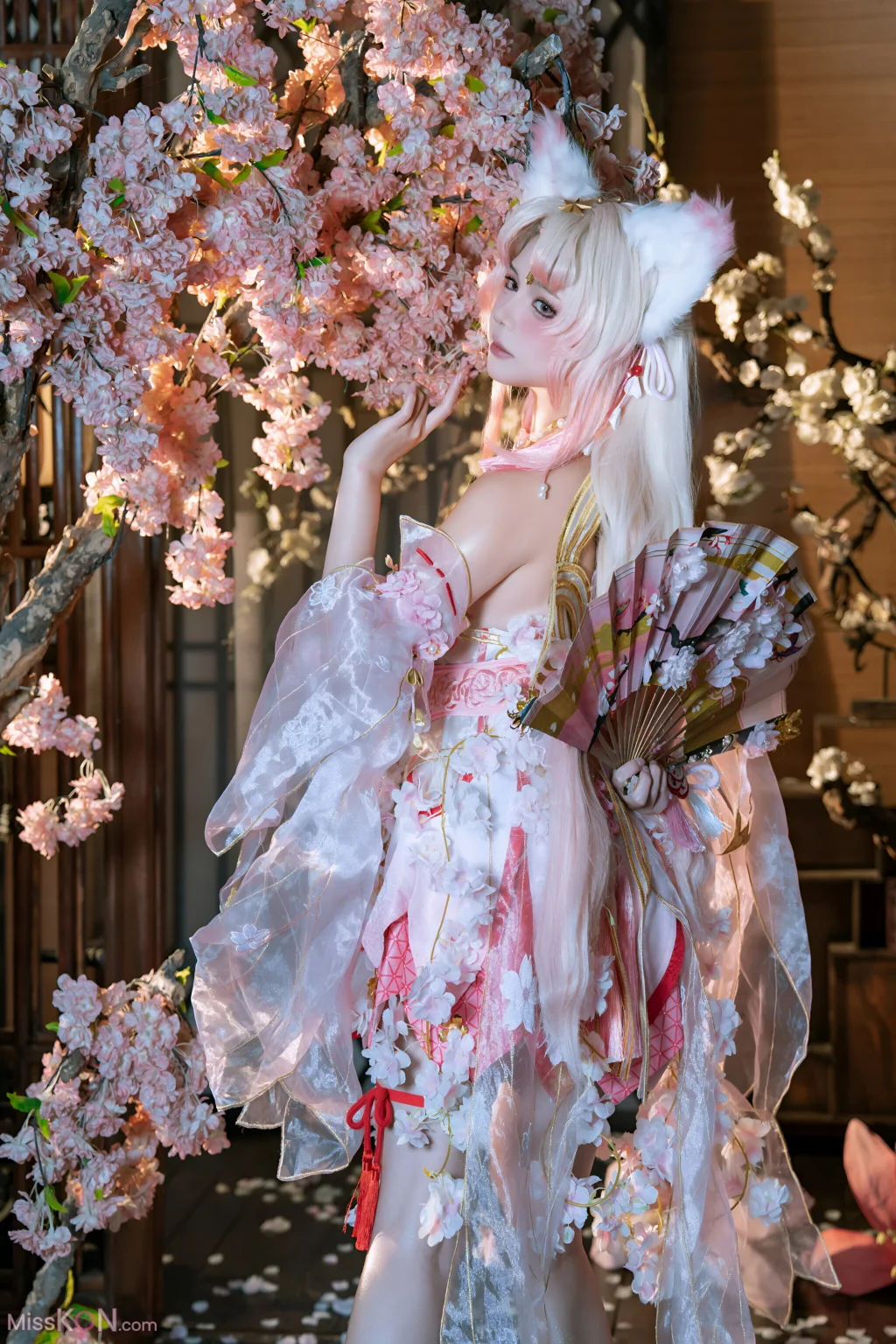 Coser@七月喵子 (qiyuemiaozi): 胡桃 (50 photos)