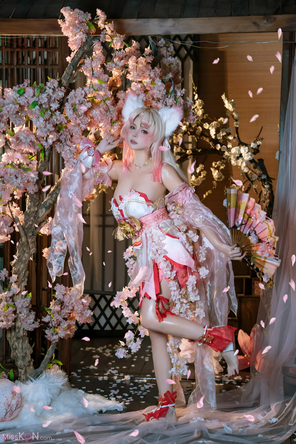 Coser@七月喵子 (qiyuemiaozi): 胡桃 (50 photos)
