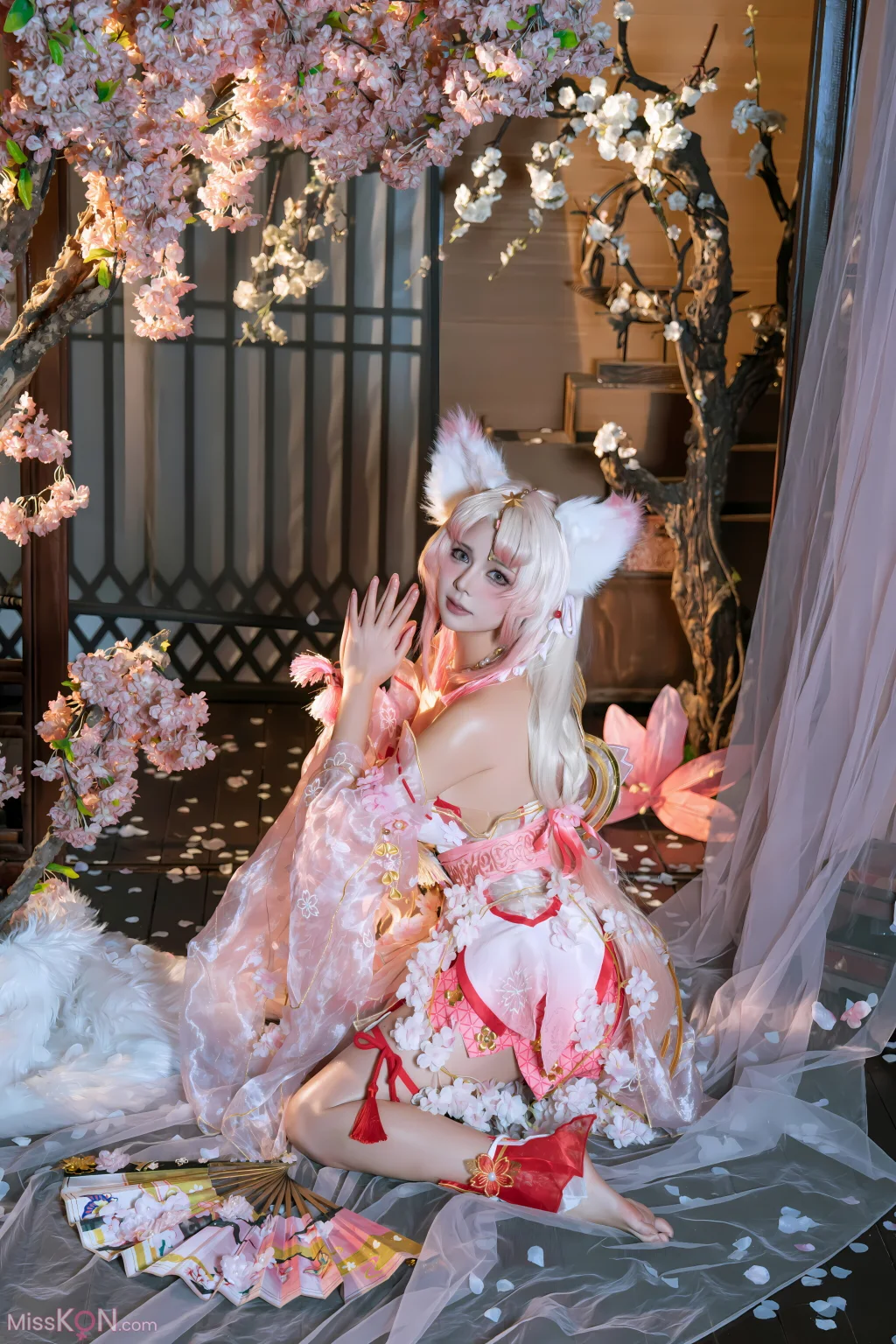 Coser@七月喵子 (qiyuemiaozi): 胡桃 (50 photos)