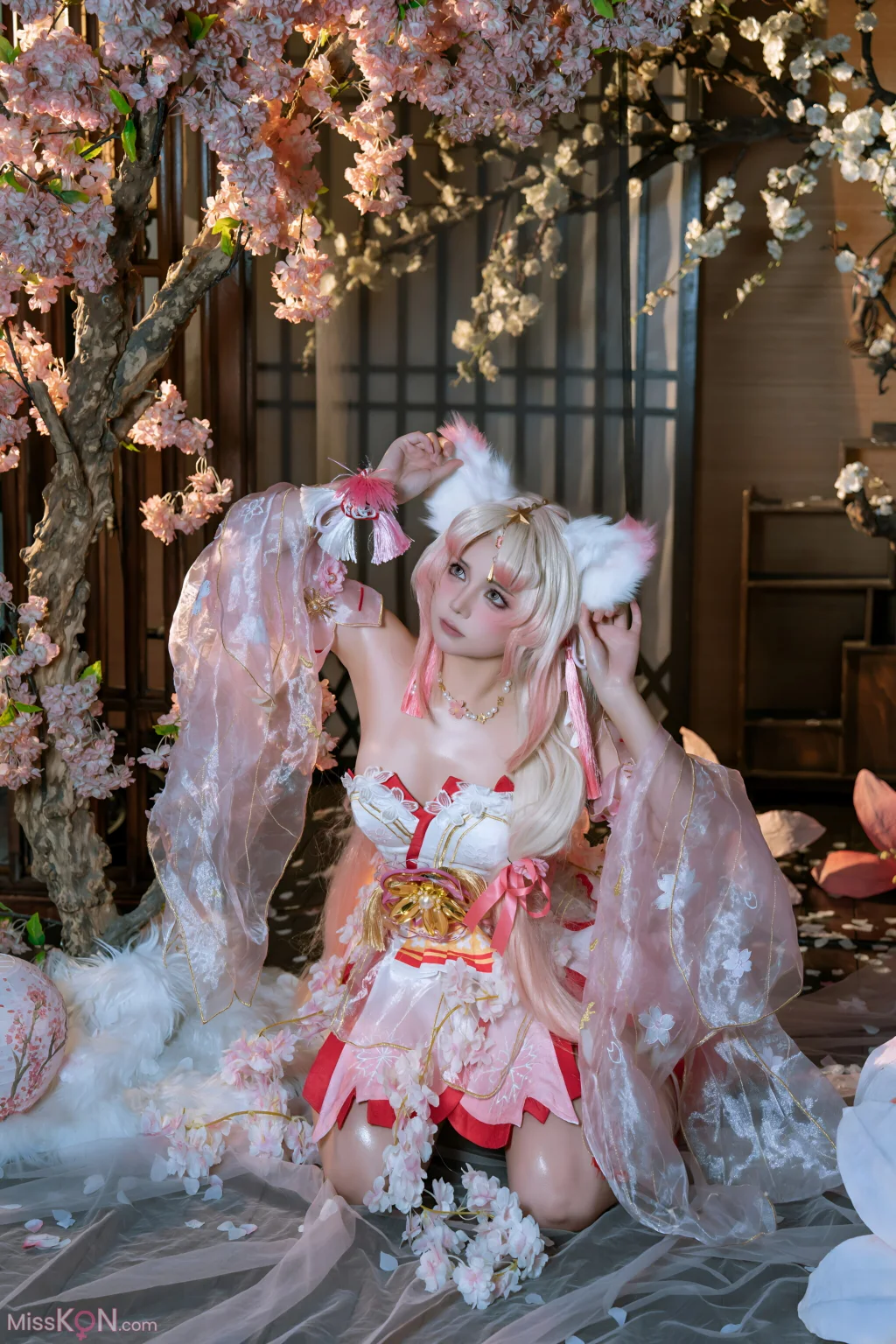 Coser@七月喵子 (qiyuemiaozi): 胡桃 (50 photos)