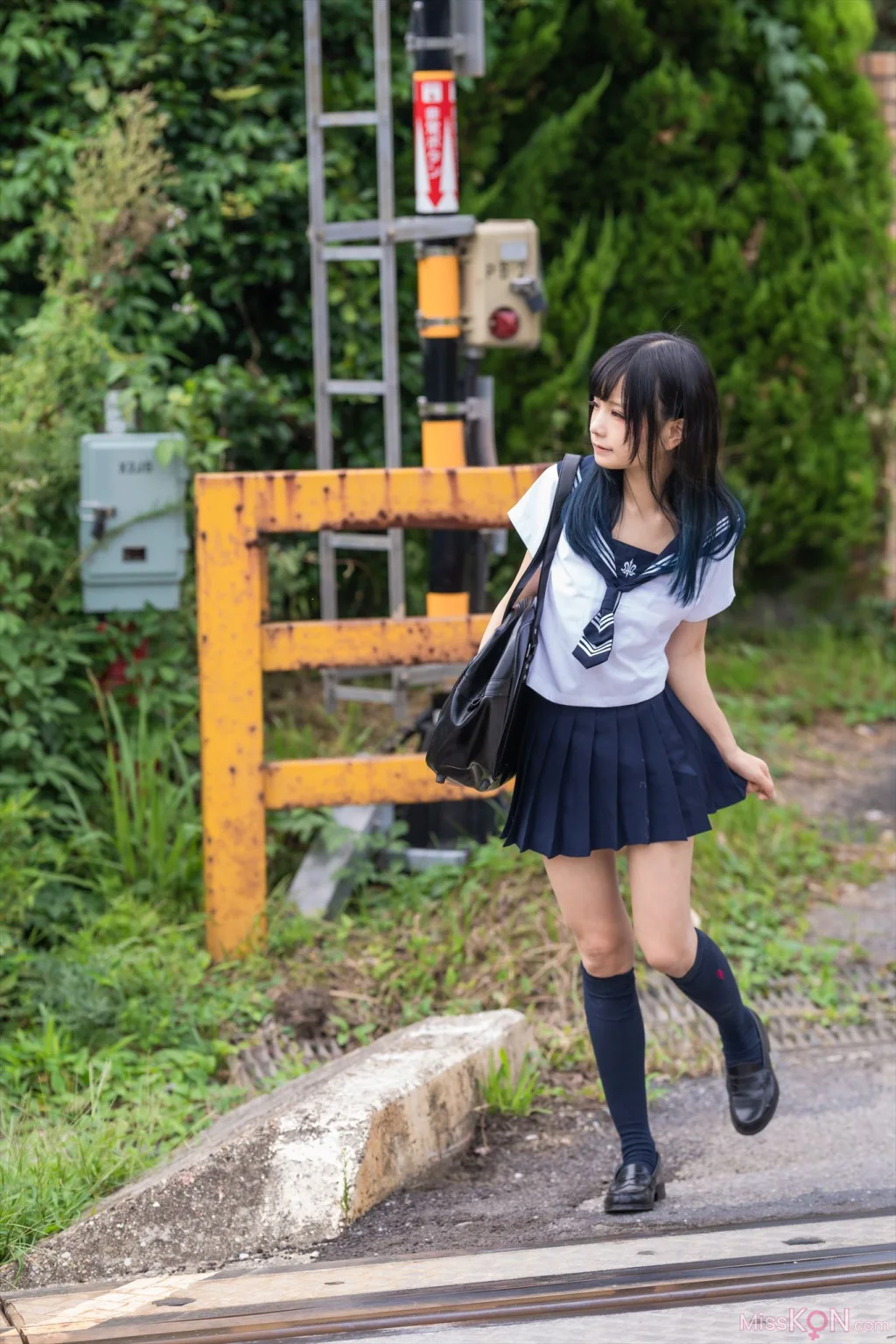 Coser@Kurumi (クルミ): 放課後制服デート ～僕の彼女は童顔ロリ～ (484 photos)