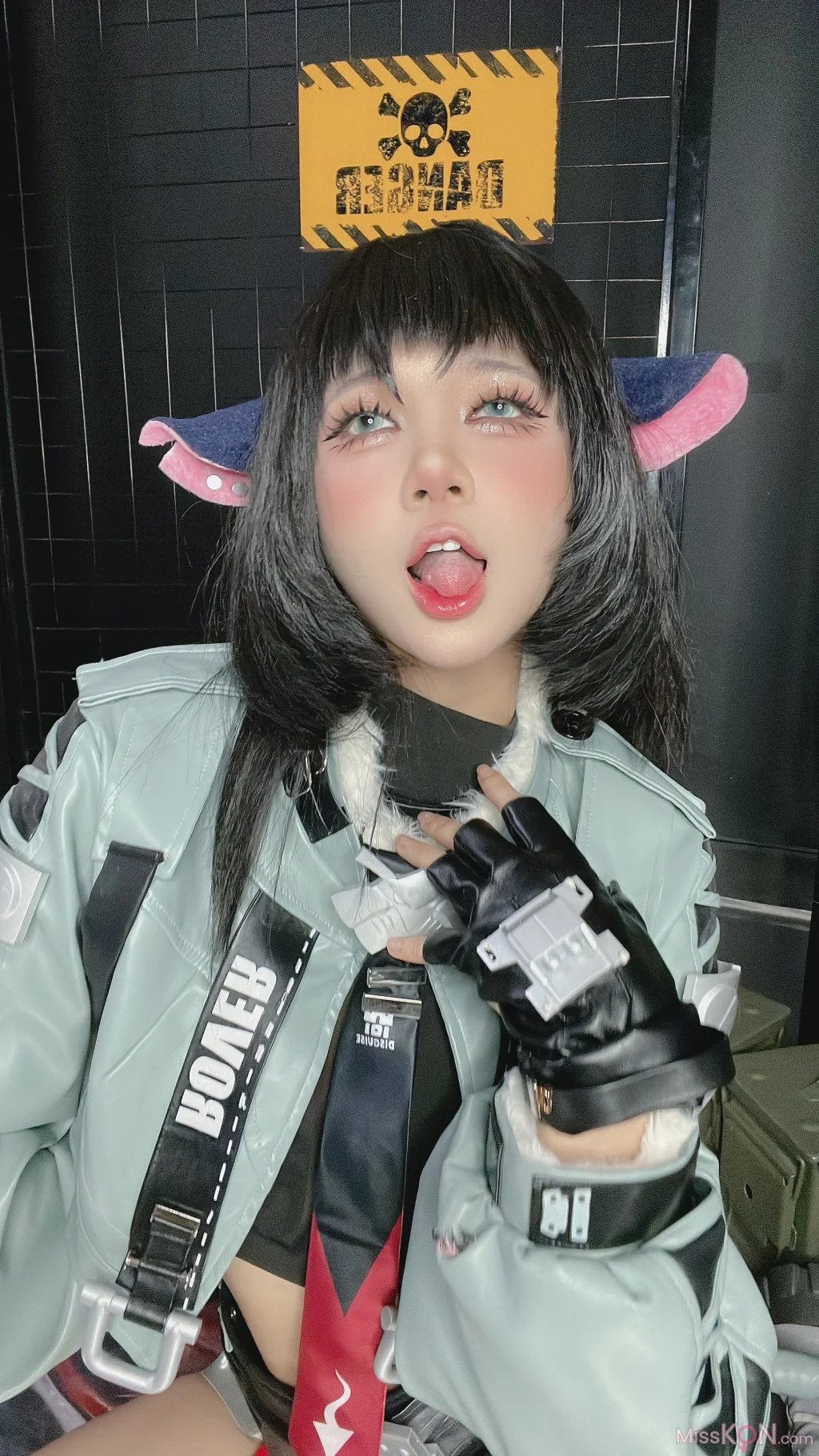 Coser@PoppaChan: Jane Doe (132 photos + 11 videos)
