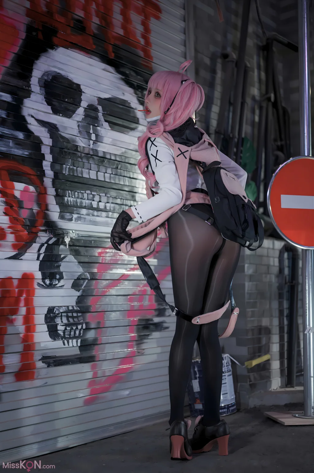 Coser@您的蛋蛋: 交错战线 粉毛卡提娜 (92 photos)