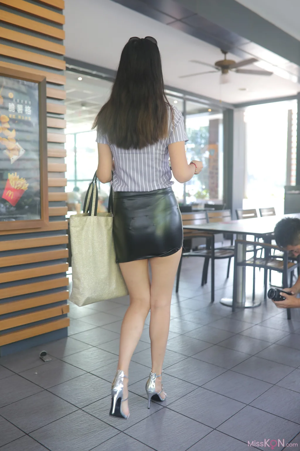 [精选街拍作品] MJ-086: 午后的卡布奇诺 皮裙 包臀裙 (262 photos + 3 videos)