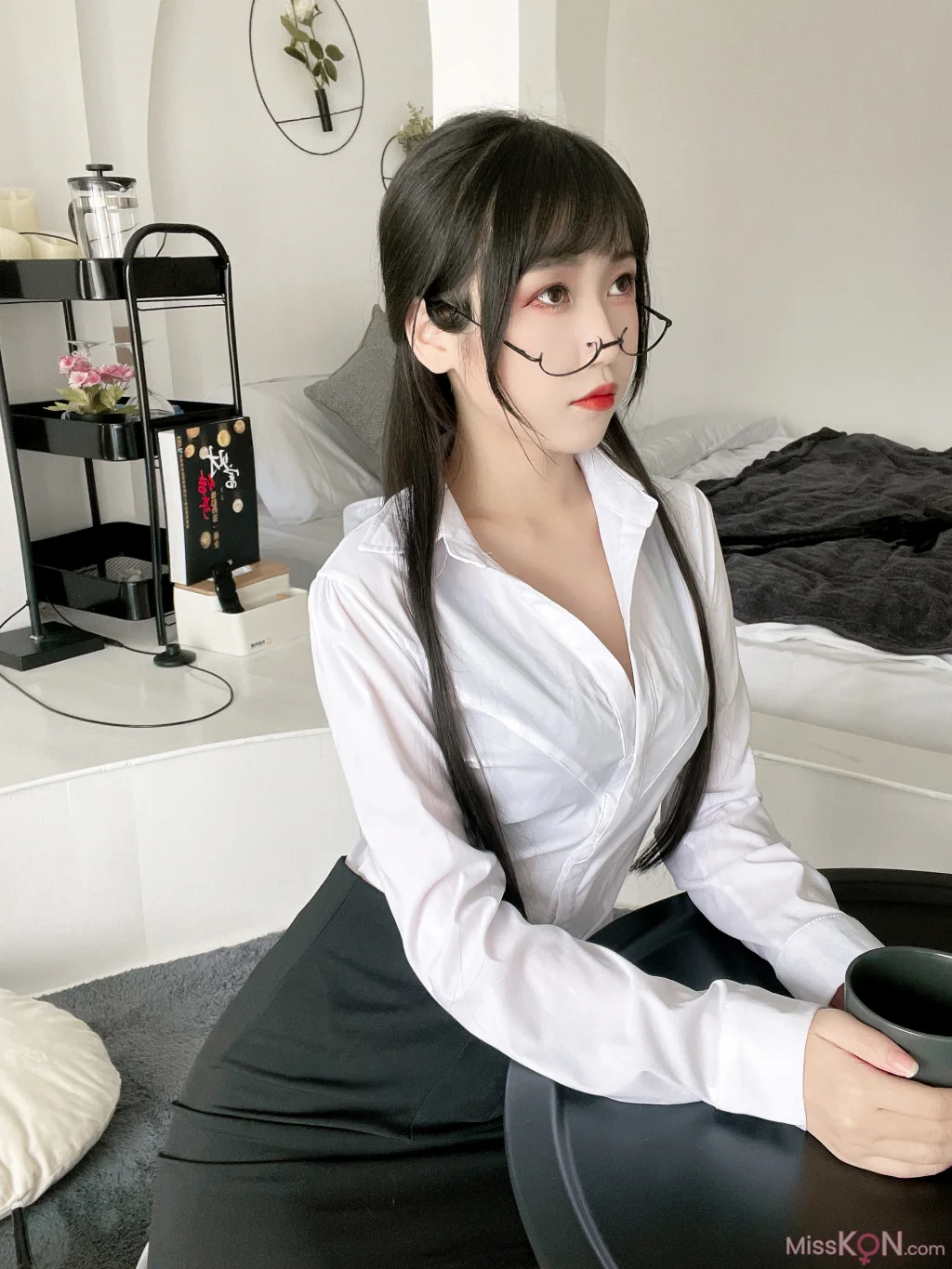Coser@不呆猫: 黑丝包臀OL (24 photos + 5 videos) – Page 2