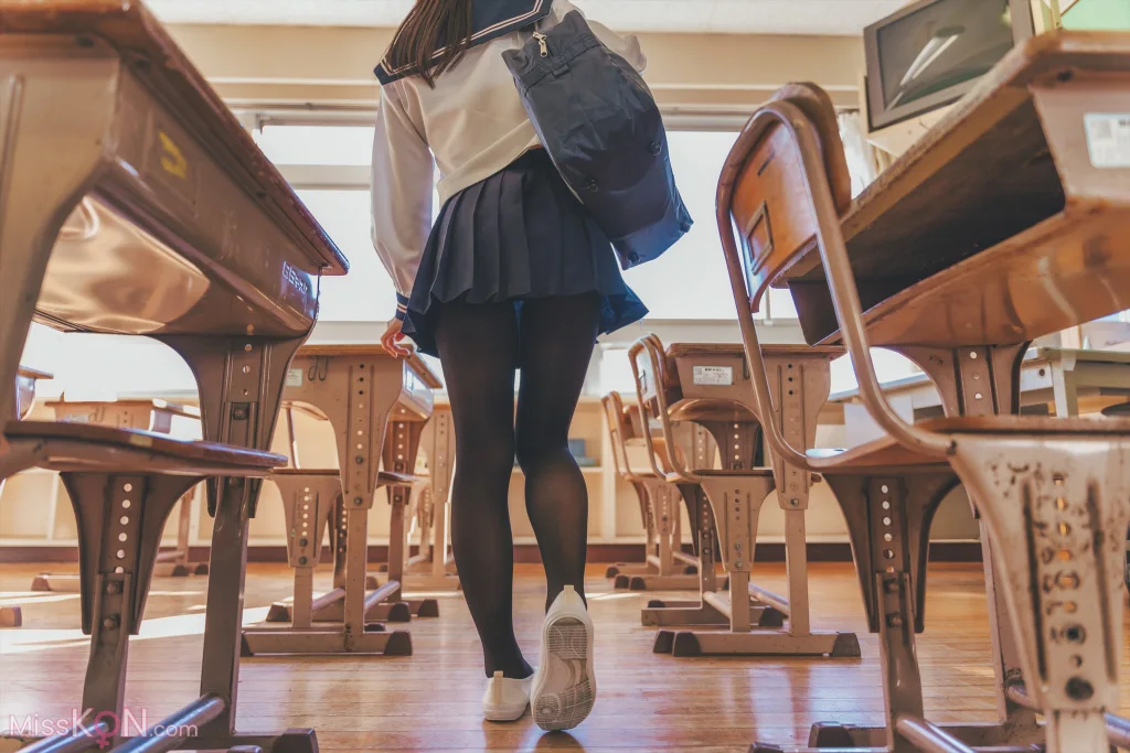 Coser@Kurumi (クルミ): 隣の席のタイツなあの子 (432 photos)