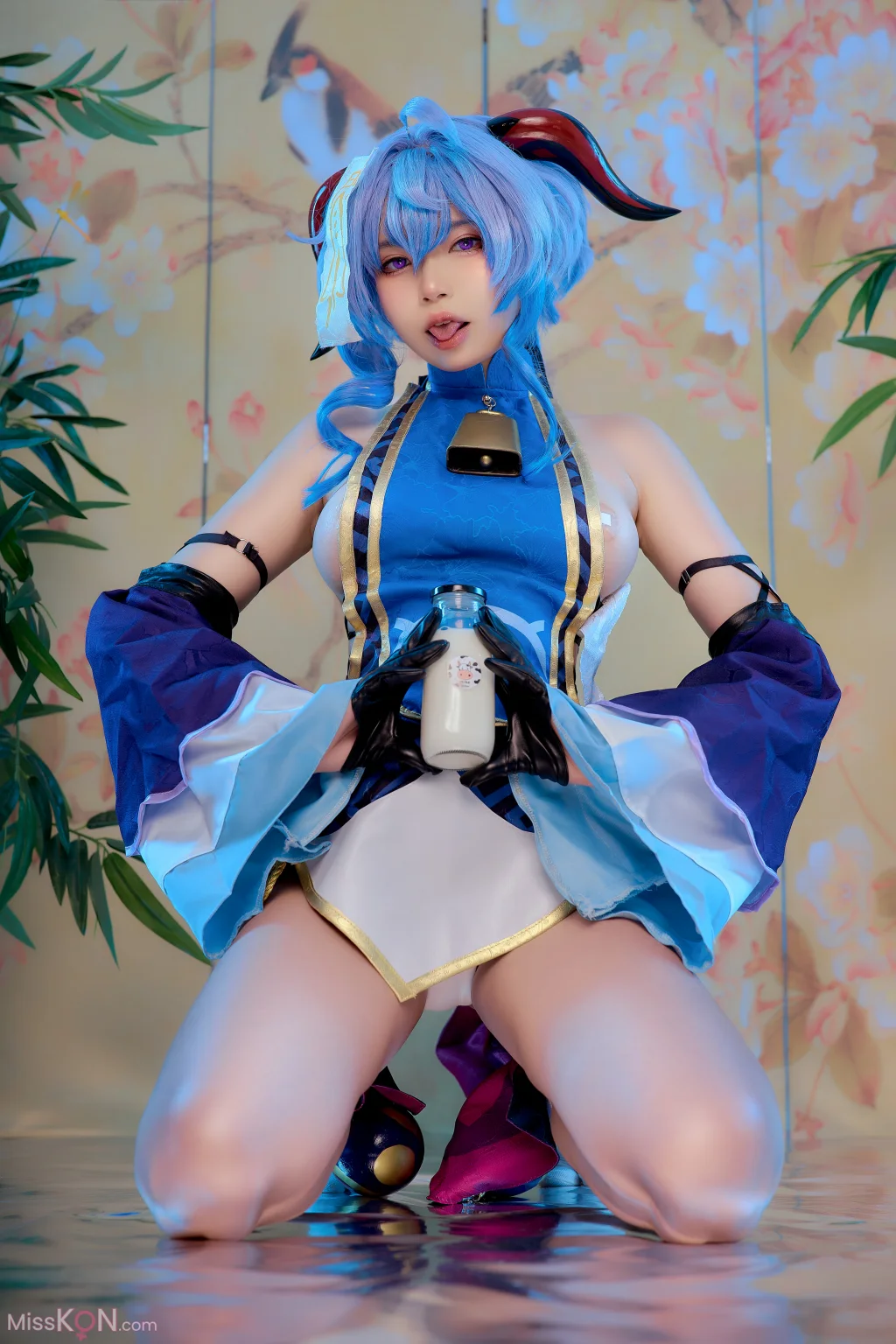 Coser@ZinieQ: Ganyu Jiangshi (39 photos)