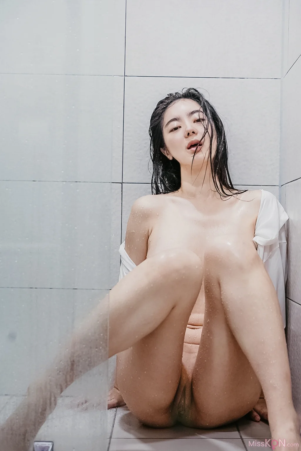 서리나: 1000달러 구독자료 (160 photos + 24 videos)