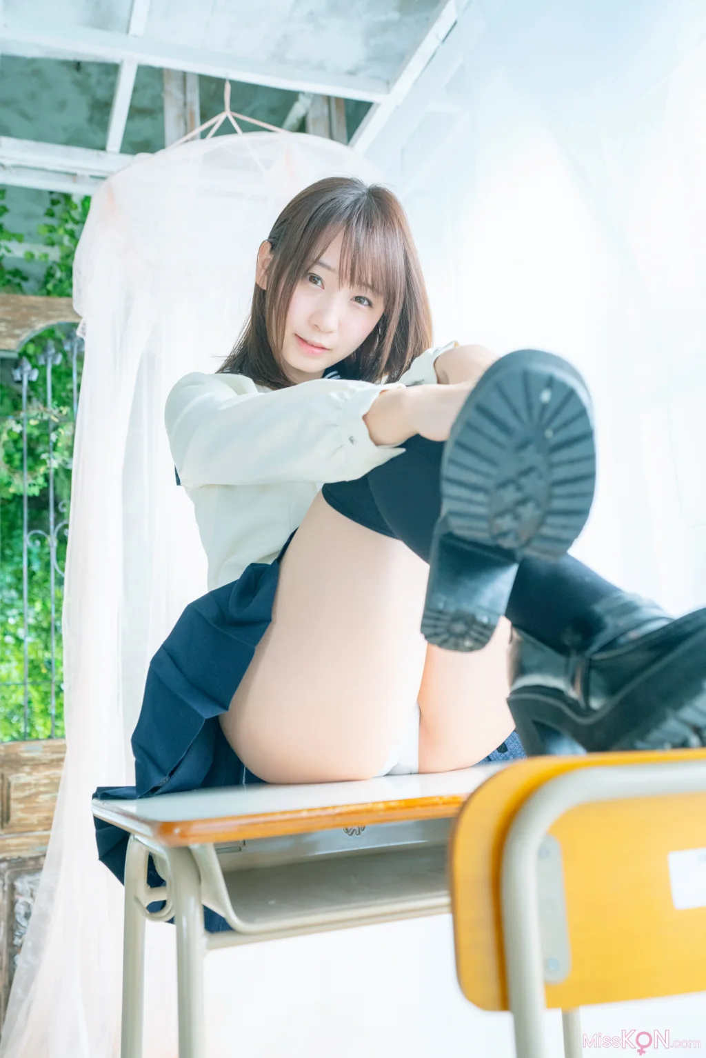 [JP] Moe Iori (伊織萌): パンツともえ大好き星人を大至急!いおりんのスカートにご招待ROM (297 photos)