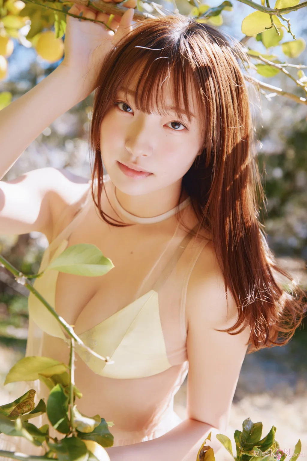 [JP] Natsuki Satonaka (里仲菜月): FRIDAYデジタル写真集 おとなっちゃん！ｖｏｌ．１ (53 photos)