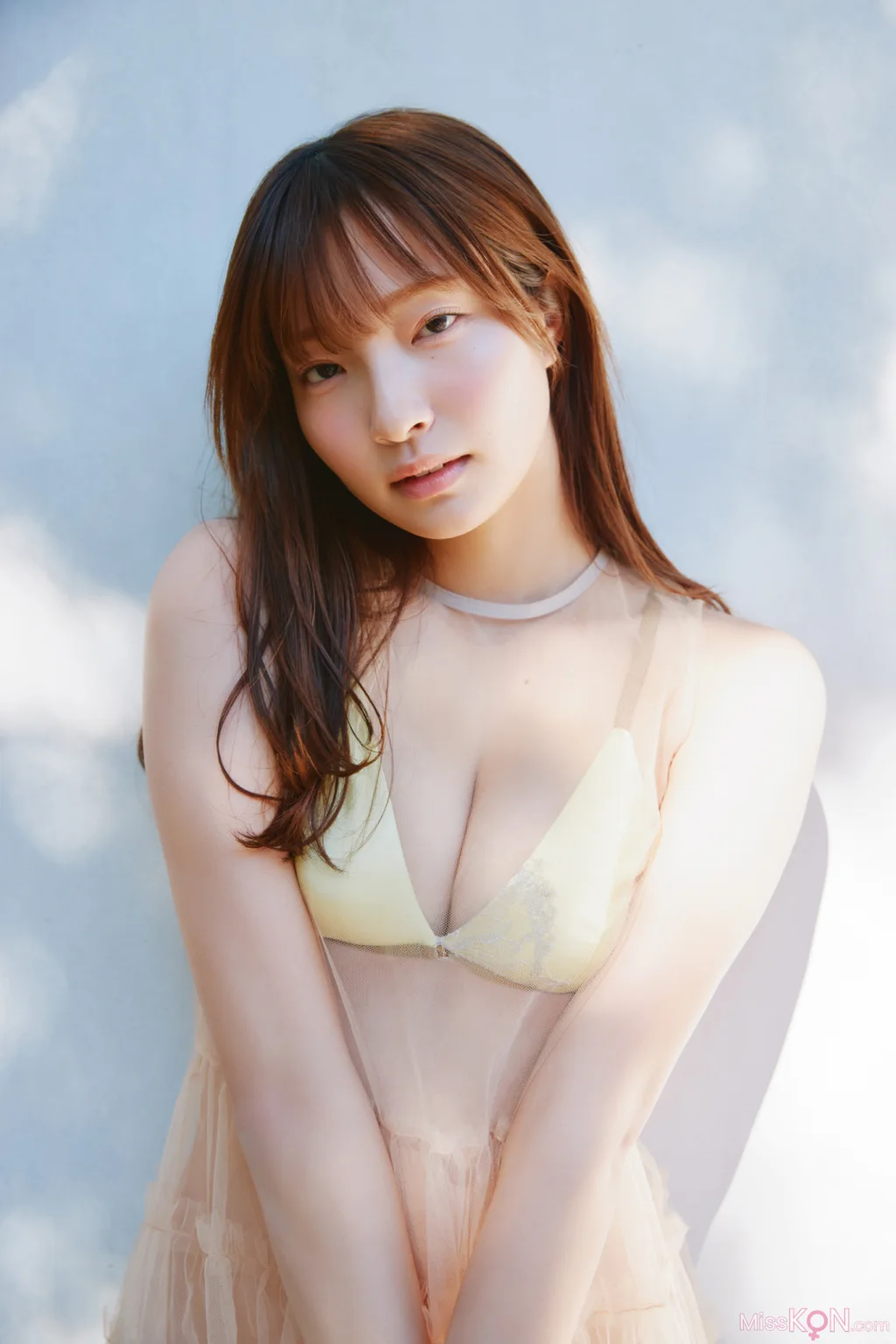 [JP] Natsuki Satonaka (里仲菜月): FRIDAYデジタル写真集 おとなっちゃん！ｖｏｌ．１ (53 photos)