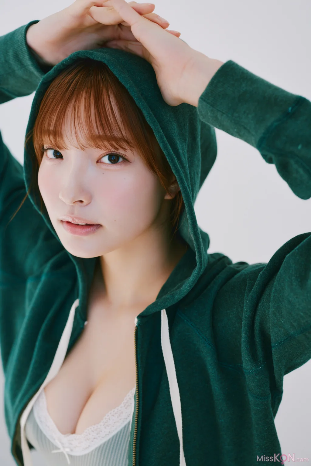[JP] Natsuki Satonaka (里仲菜月): FRIDAYデジタル写真集 おとなっちゃん！ｖｏｌ．１ (53 photos)