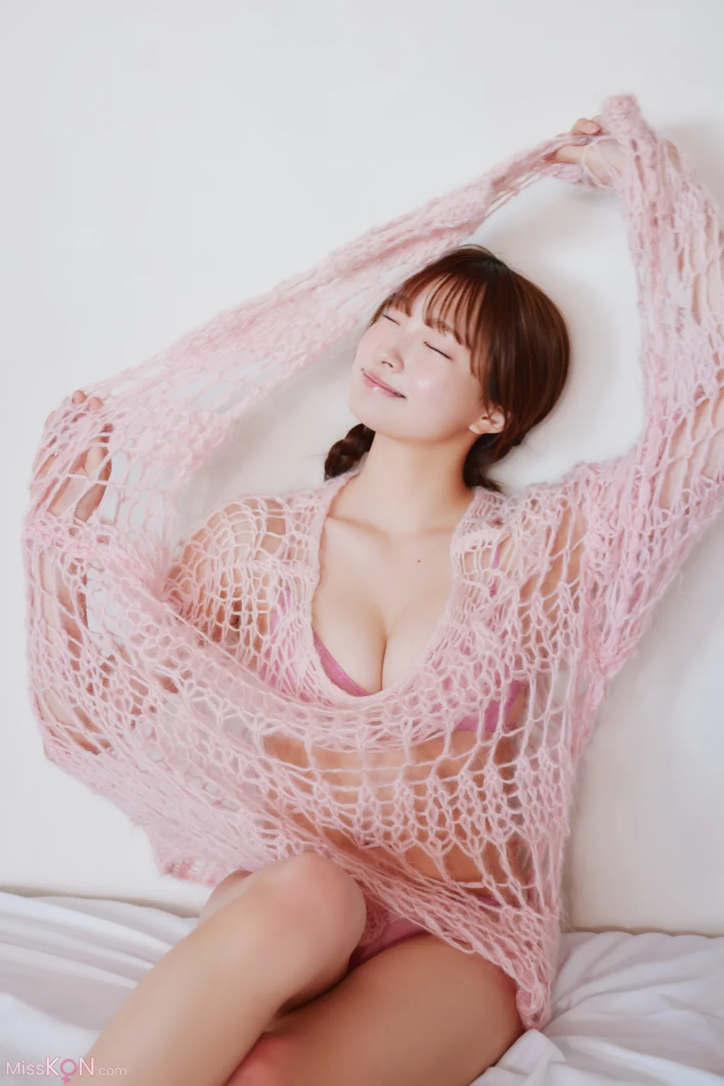 [JP] Natsuki Satonaka (里仲菜月): FRIDAYデジタル写真集 おとなっちゃん！ｖｏｌ．２ (51 photos)