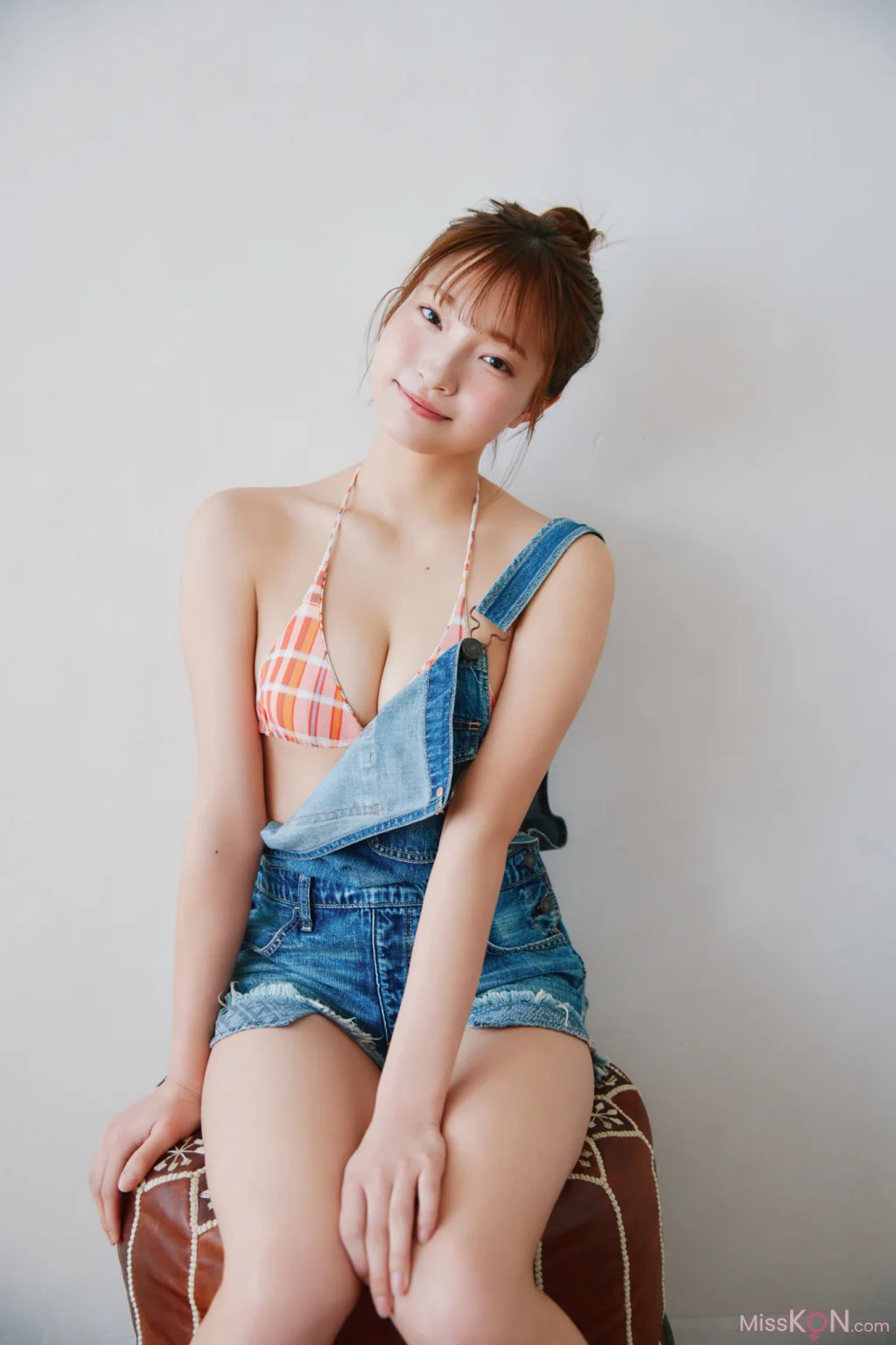 [JP] Natsuki Satonaka (里仲菜月): FRIDAYデジタル写真集 おとなっちゃん！ｖｏｌ．３ 大増量スペシャル版 (95 photos)