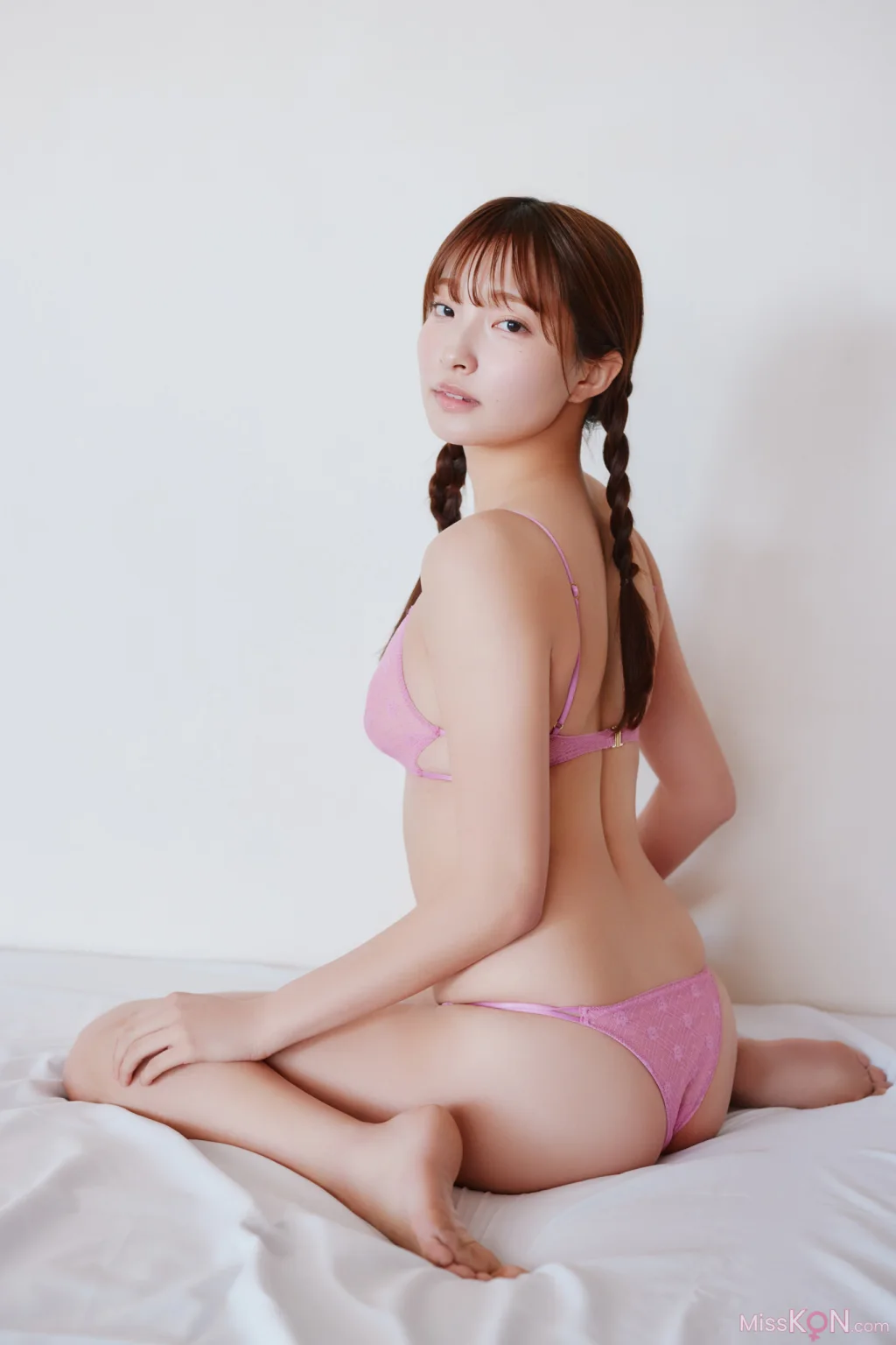 [JP] Natsuki Satonaka (里仲菜月): FRIDAYデジタル写真集 おとなっちゃん！ｖｏｌ．３ 大増量スペシャル版 (95 photos) – Page 2