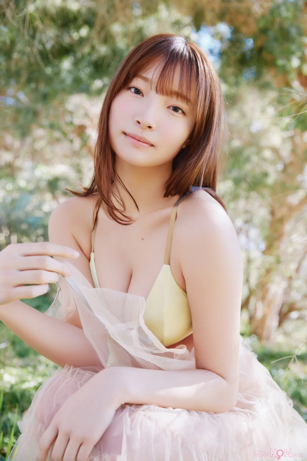 [JP] Natsuki Satonaka (里仲菜月): FRIDAYデジタル写真集 おとなっちゃん！ｖｏｌ．３ 大増量スペシャル版 (95 photos) – Page 3