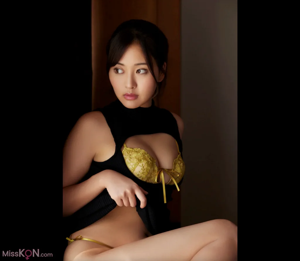 [JP] Sayaka Shimomura (下村明香): FRIDAY スペシャル15カット (15 photos)
