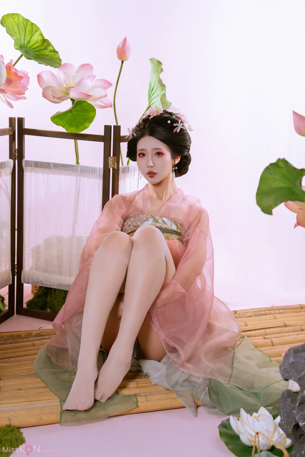 Coser@云溪溪 (Yunx1x1) & 奶桃桃: 采莲 (90 photos)