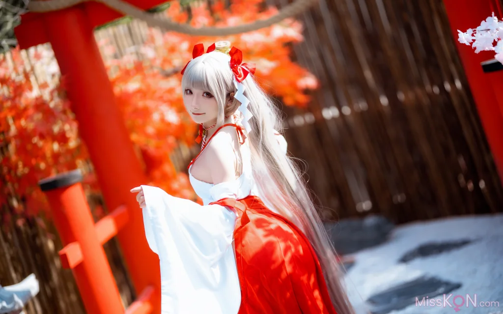 Coser@是三不是世w: 碧蓝航线 可畏 巫女 (21 photos)