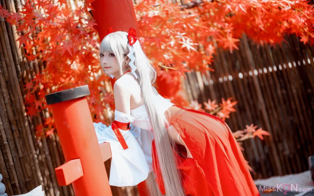 Coser@是三不是世w: 碧蓝航线 可畏 巫女 (21 photos)