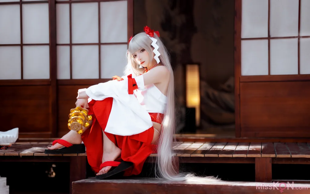 Coser@是三不是世w: 碧蓝航线 可畏 巫女 (21 photos)