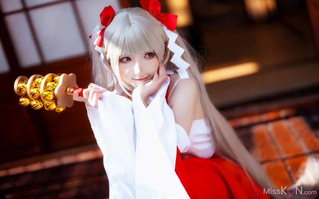 Coser@是三不是世w: 碧蓝航线 可畏 巫女 (21 photos)