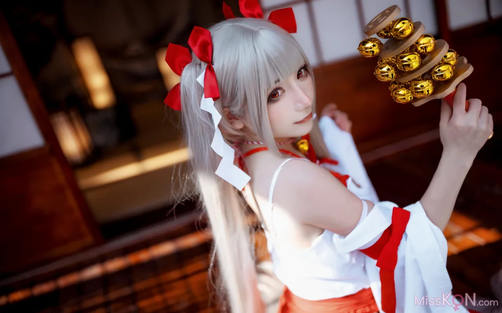 Coser@是三不是世w: 碧蓝航线 可畏 巫女 (21 photos)