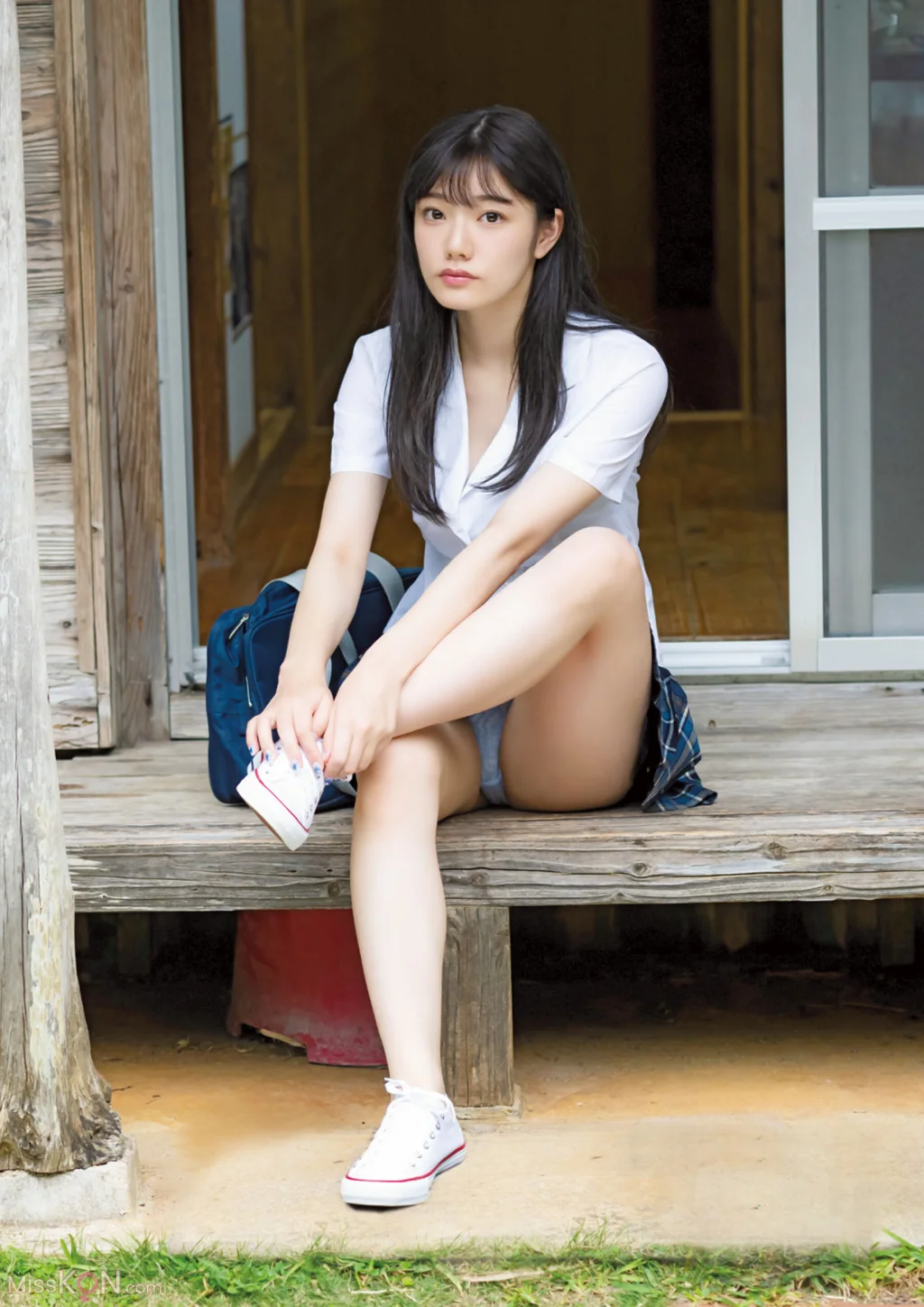 [JP] Rena Miyashita (宫下玲奈): 1st写真集『透明少女』増ページ デジタル特装版 (114 photos)