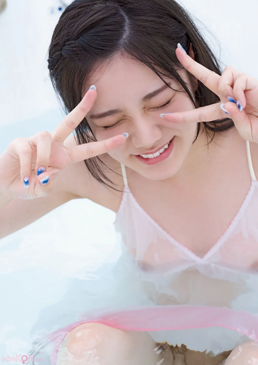 [JP] Rena Miyashita (宫下玲奈): 1st写真集『透明少女』増ページ デジタル特装版 (114 photos) – Page 4