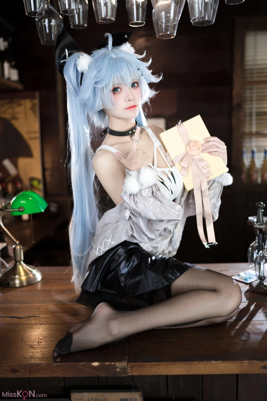 Coser@九柒喵: 少女前线 芙洛伦 药心 (29 photos)