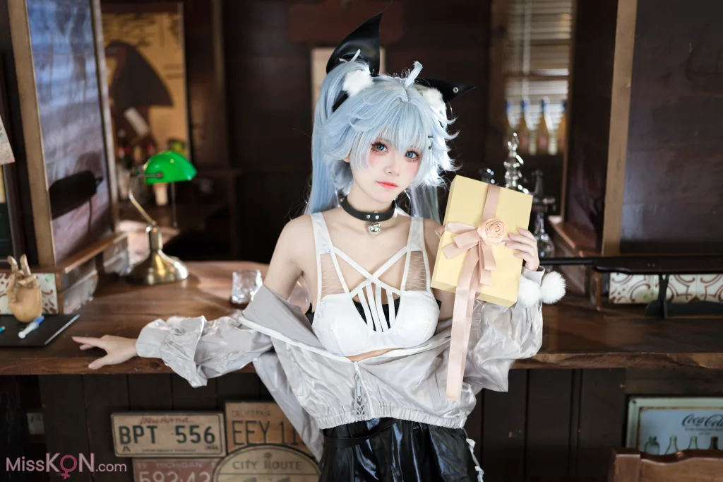 Coser@九柒喵: 少女前线 芙洛伦 药心 (29 photos) – Page 3