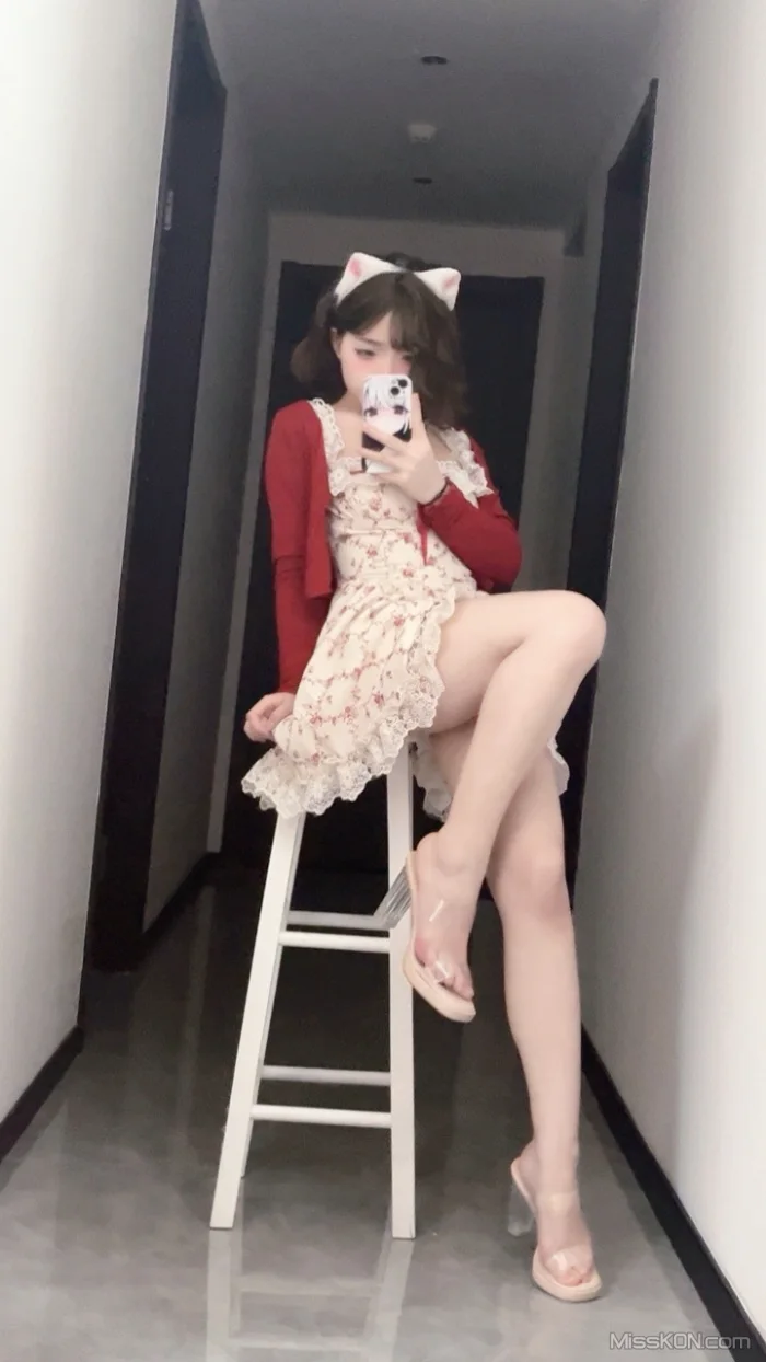 Coser@Bangni邦尼: 限定女友 (40 photos + 11 videos)