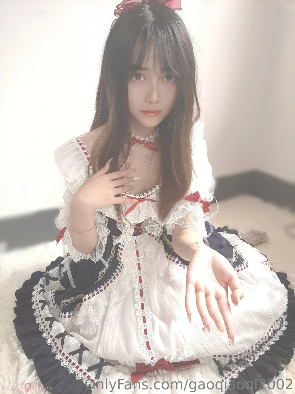 Coser@高桥千凛: OnlyFans甜美可爱萝莉网红视图合集#1 (953 photos + 85 videos)