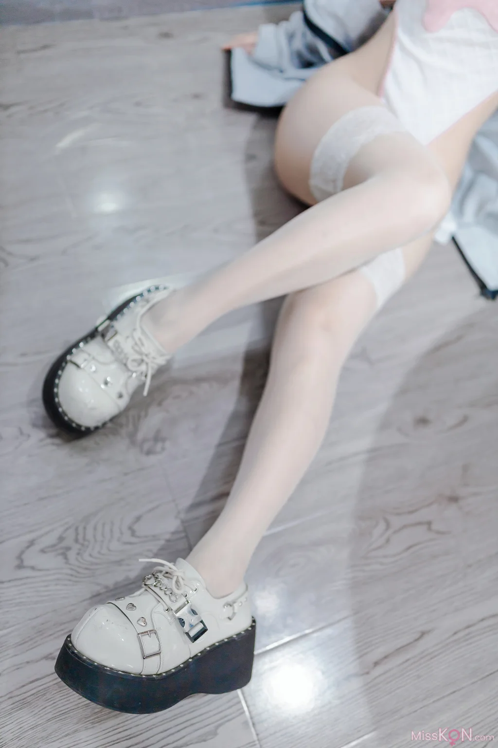 Coser@洛桑w伊梓: 甜筒 (40 photos) – Page 2