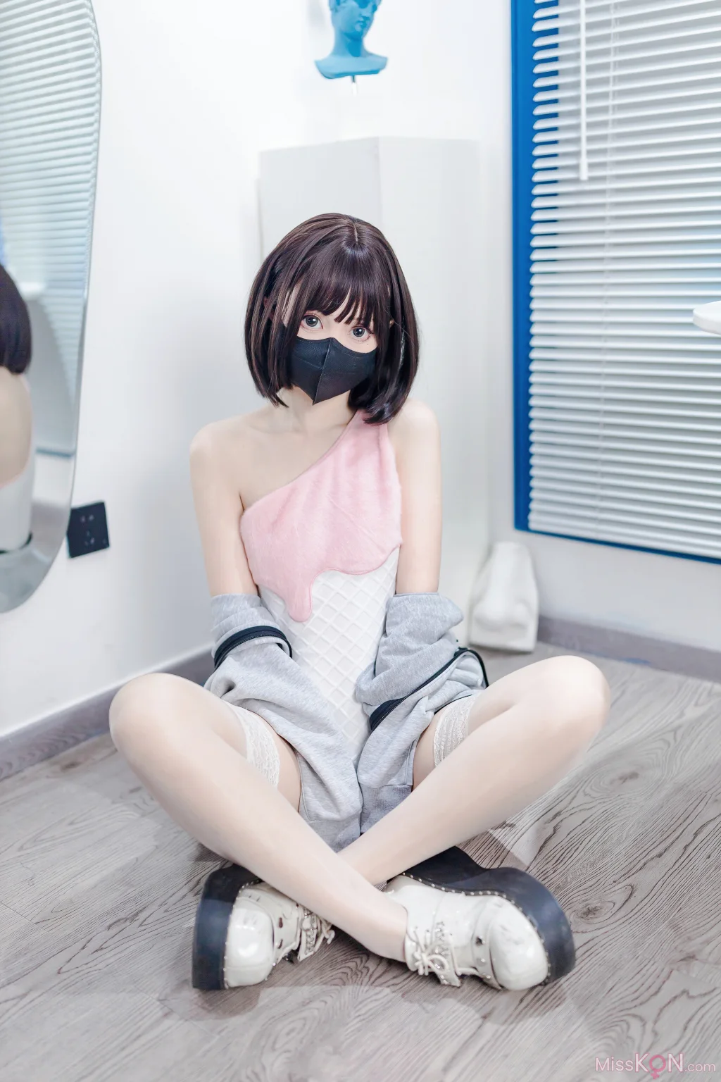 Coser@洛桑w伊梓: 甜筒 (40 photos) – Page 3