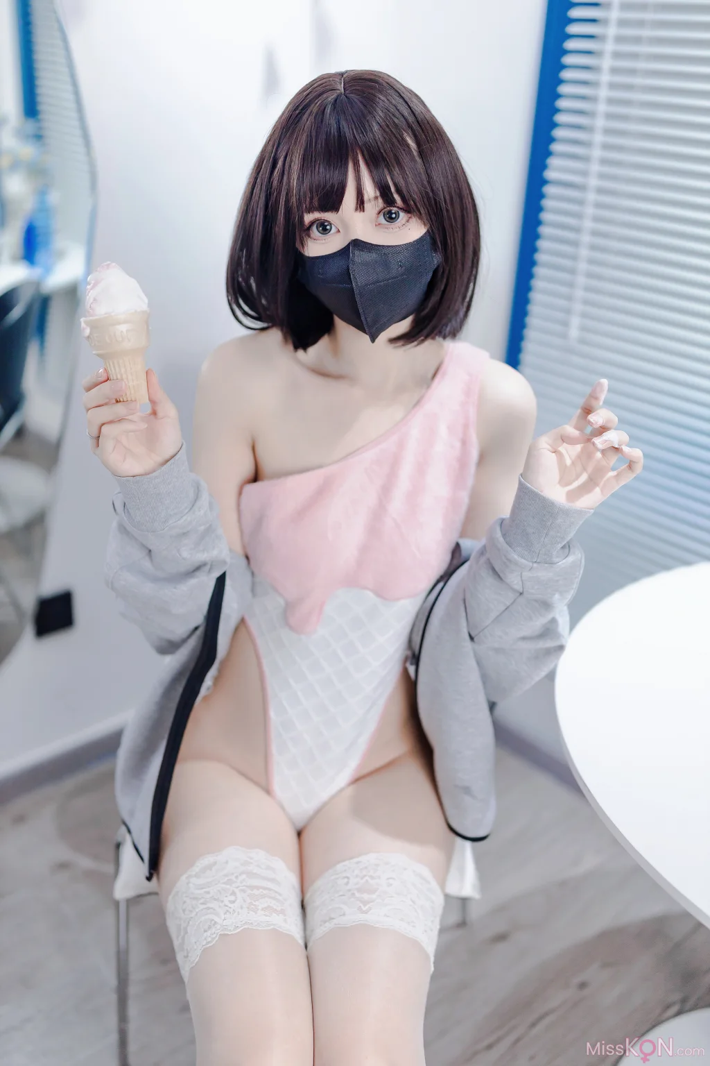 Coser@洛桑w伊梓: 甜筒 (40 photos) – Page 3