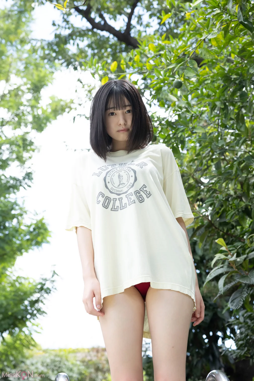 [JP] Miu Shirahama (白濱美兎): FLASHデジタル写真集 ちょっぴりオトナ (71 photos) – Page 3