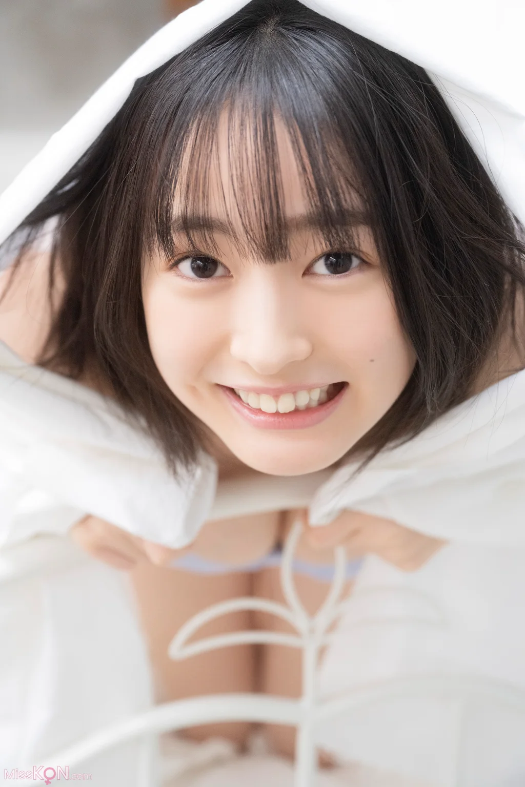 [JP] Miu Shirahama (白濱美兎): 漫画アクションデジタル写真集 「Pure White」 (49 photos) – Page 3