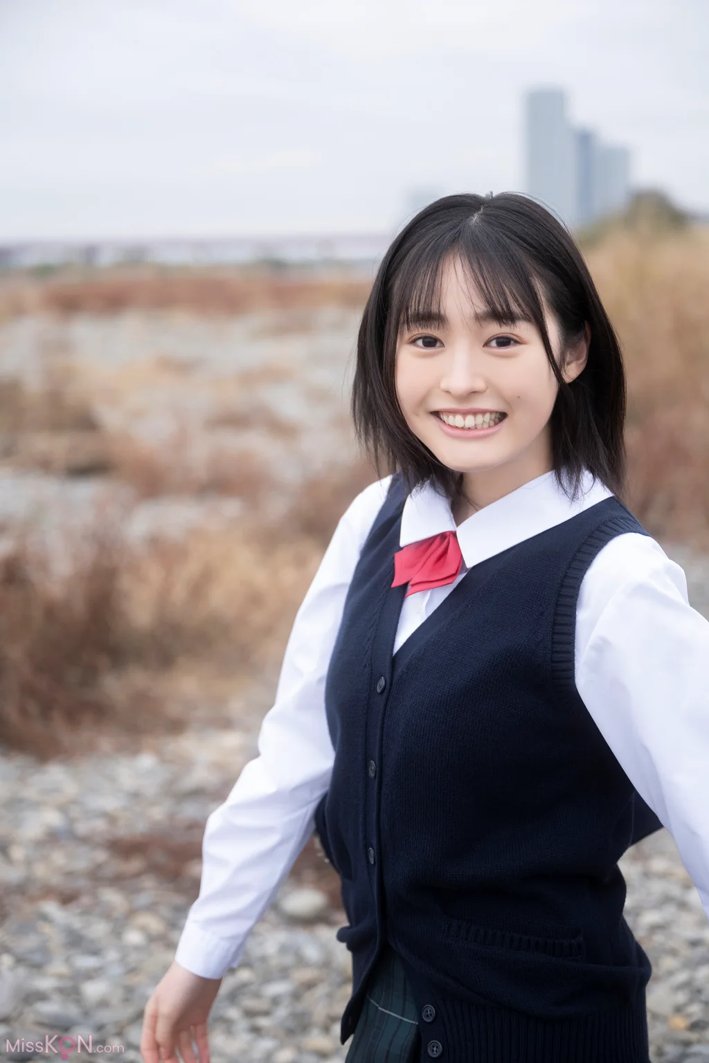 [JP] Miu Shirahama (白濱美兎): 漫画アクションデジタル写真集 「Pure White」 (49 photos) – Page 3