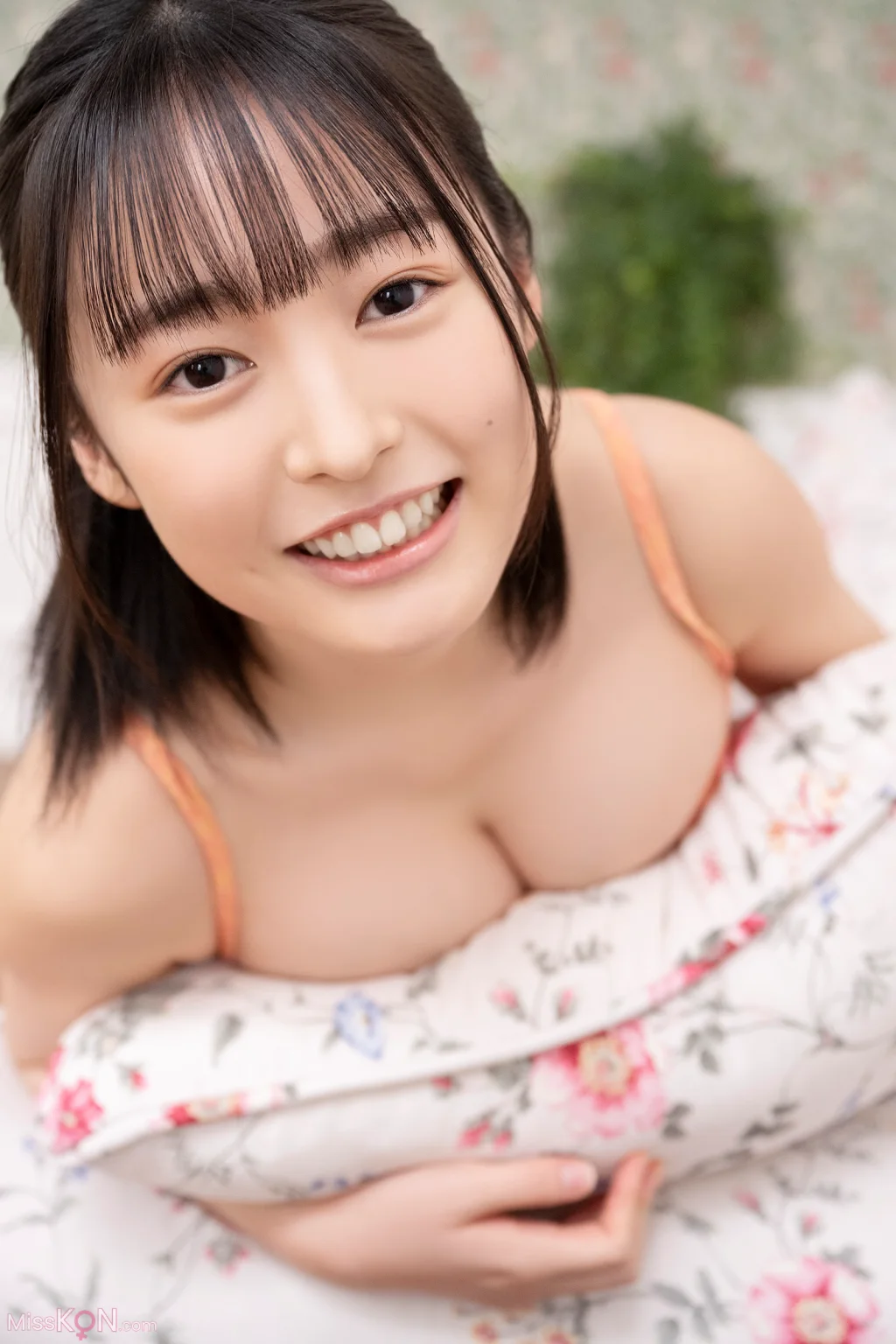[JP] Miu Shirahama (白濱美兎): 漫画アクションデジタル写真集 「Pure White」 (49 photos) – Page 3