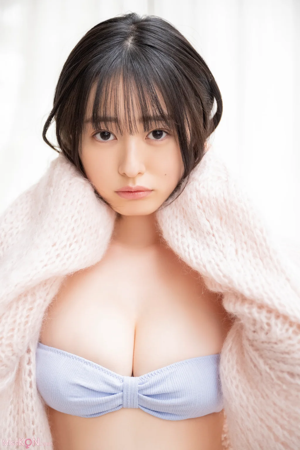 [JP] Miu Shirahama (白濱美兎): 漫画アクションデジタル写真集 「Pure White」 (49 photos) – Page 3