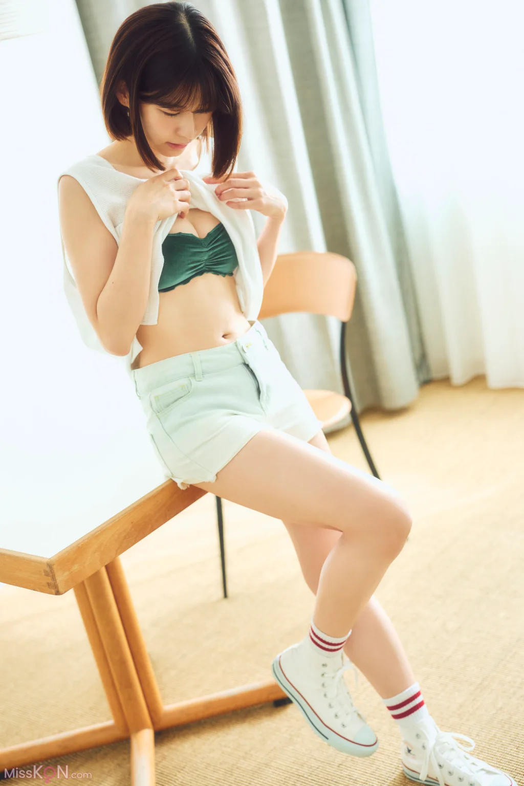 [JP] Saori Araki (荒木佐保里): 【増量版　全５０Ｐ】ヤンマガアザーっす！＜ＹＭ２０２４年３３号未公開カット＞　ヤンマガデジタル写真集 (54 photos)