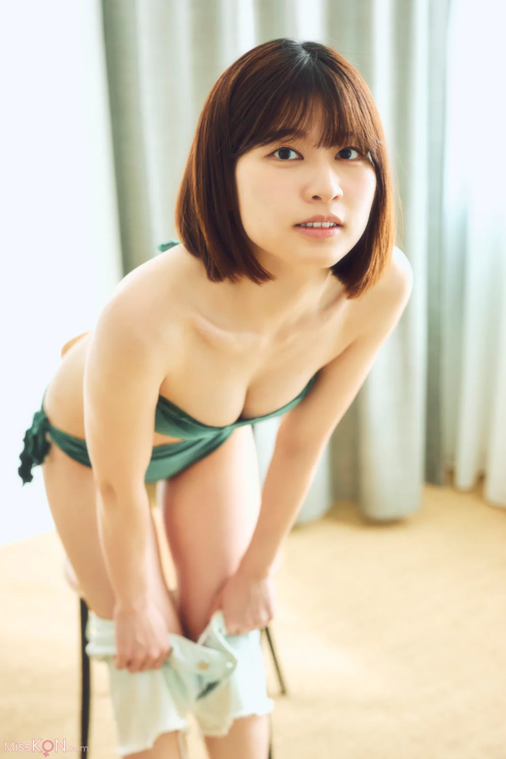[JP] Saori Araki (荒木佐保里): 【増量版　全５０Ｐ】ヤンマガアザーっす！＜ＹＭ２０２４年３３号未公開カット＞　ヤンマガデジタル写真集 (54 photos)