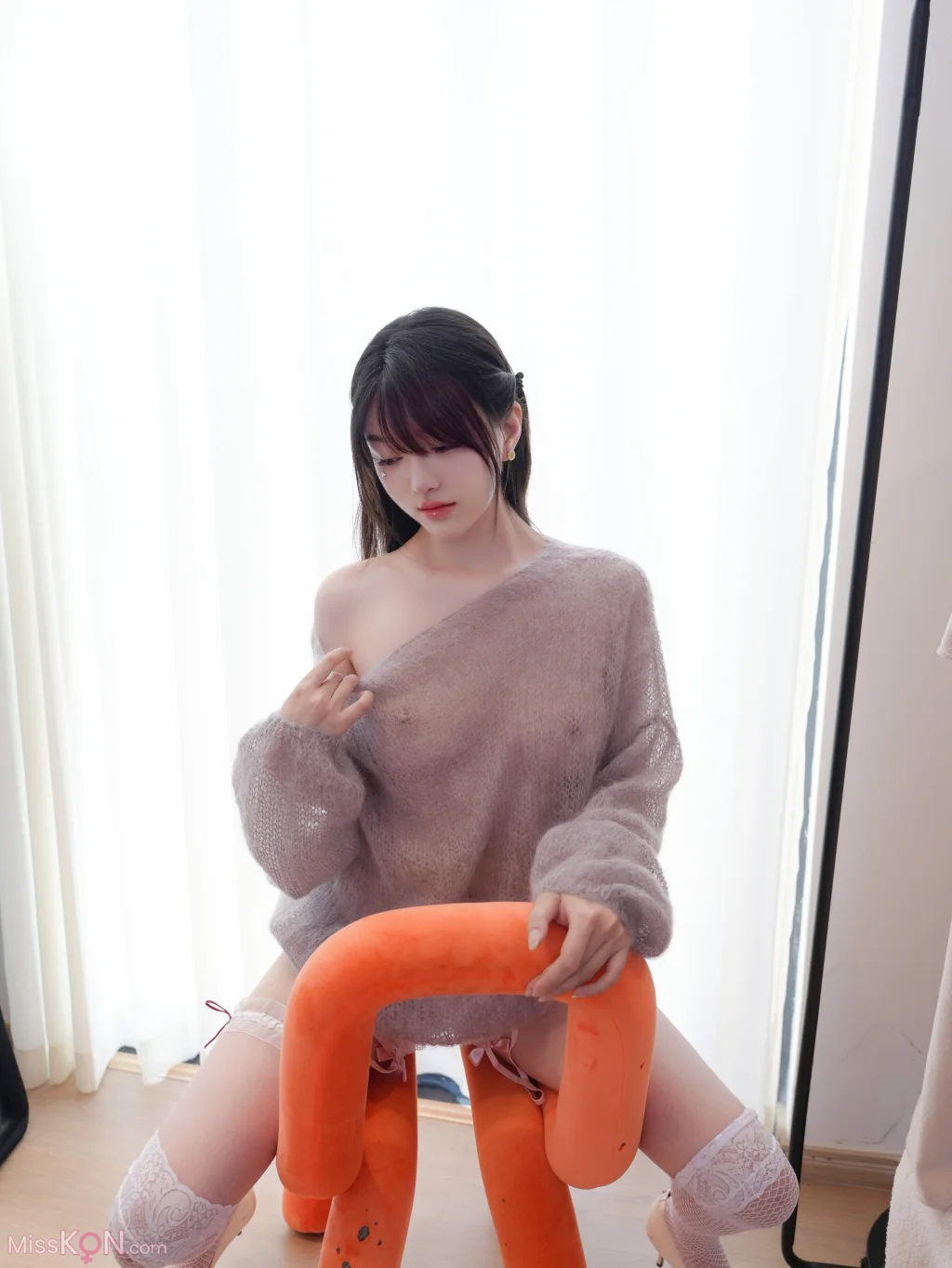 [XR Uncensored] 白露lulu: R18 秀人网模特 灰色毛衣 (72 photos) – Page 4